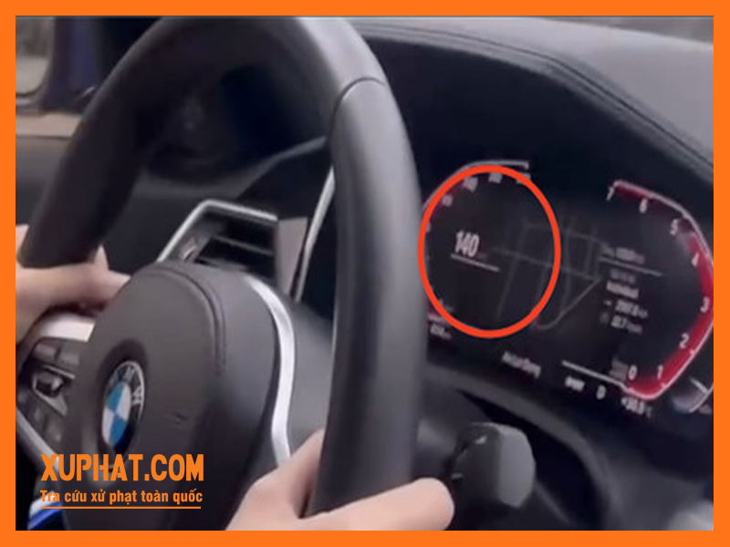 Hình ảnh cô gái lái xe BMW khoe clip thể hiện vi phạm tốc độ 